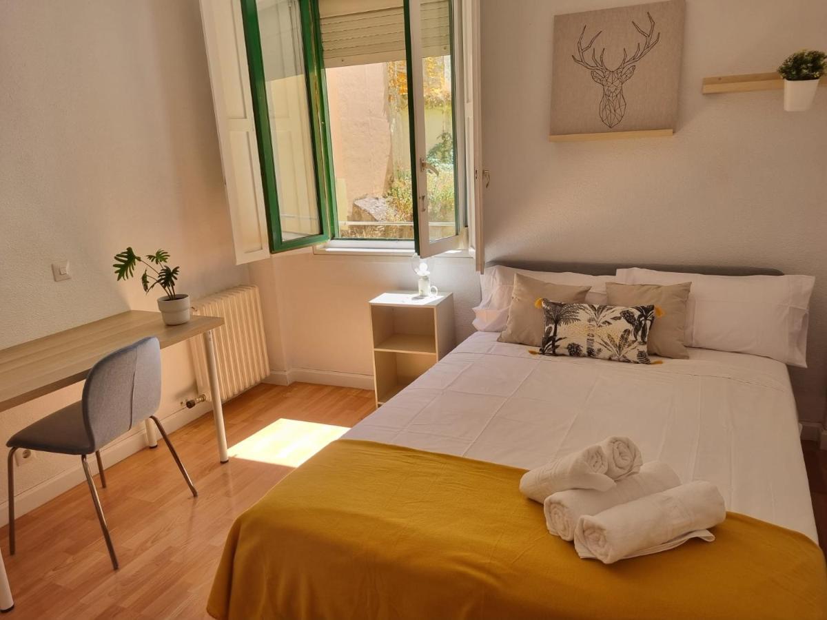 Un Rincon Con Vistas Al Parque Wifi Junto A Catedral By Apartamentos Logroño Exterior foto
