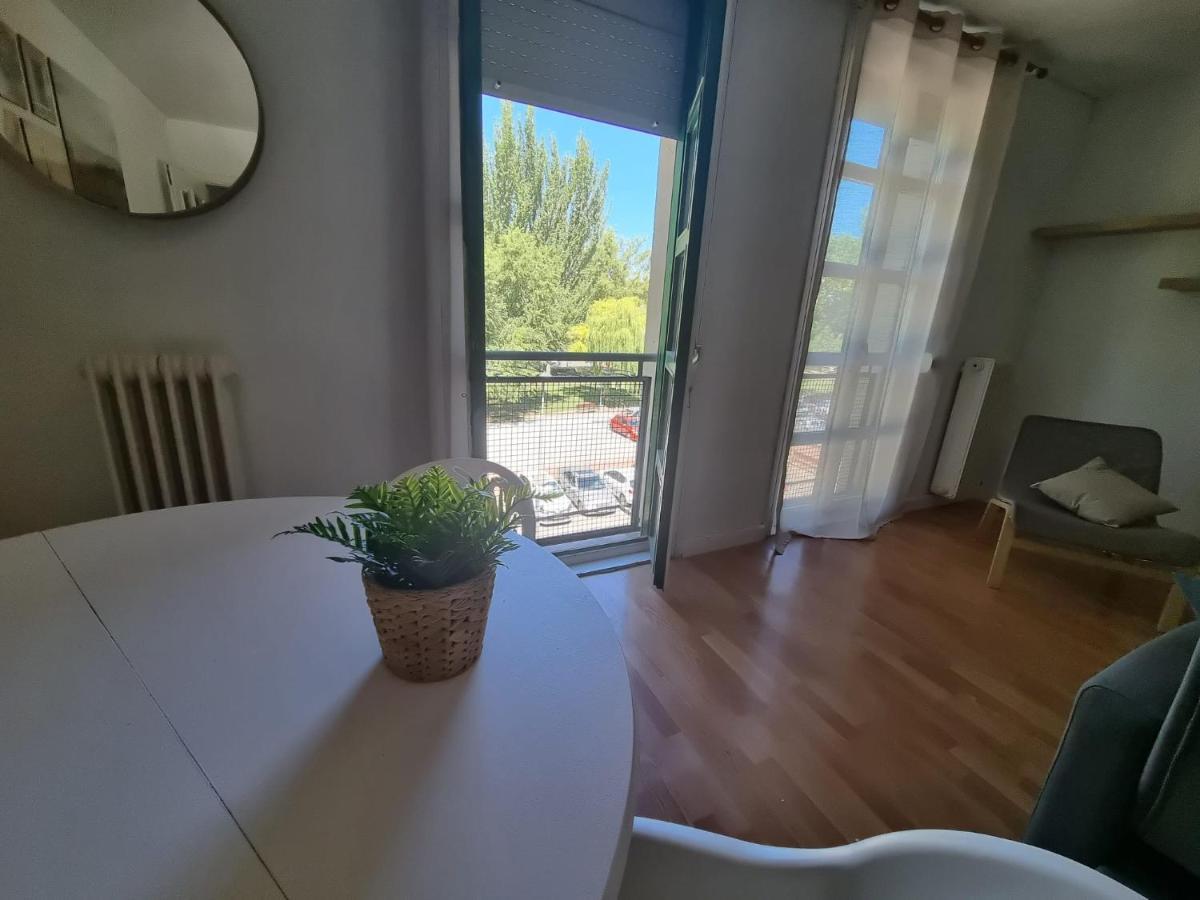 Un Rincon Con Vistas Al Parque Wifi Junto A Catedral By Apartamentos Logroño Exterior foto