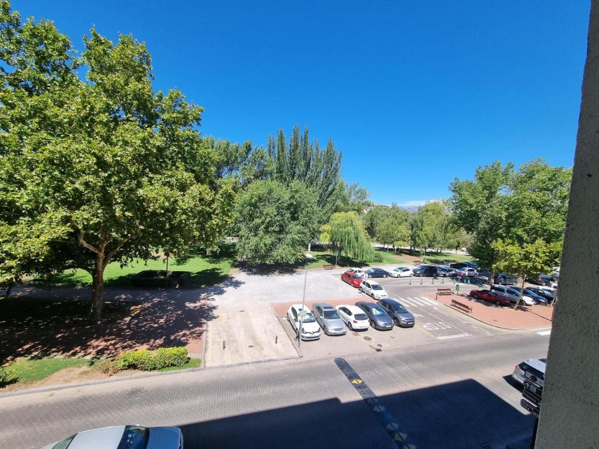 Un Rincon Con Vistas Al Parque Wifi Junto A Catedral By Apartamentos Logroño Exterior foto